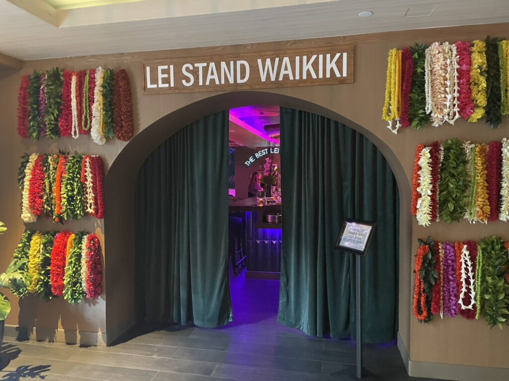 ワイキキに移転オープンしたLei Stand