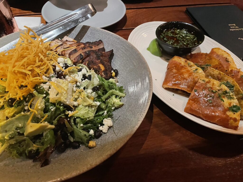 ワイキキの話題店Earlsへ