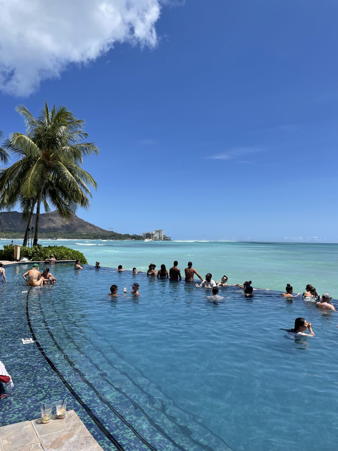 シェラトン vs モアナ徹底比較！