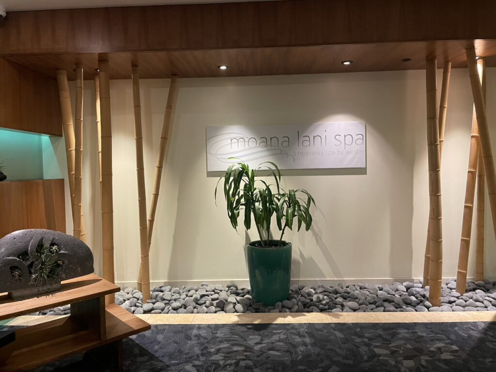 シェラトン vs モアナ徹底比較！